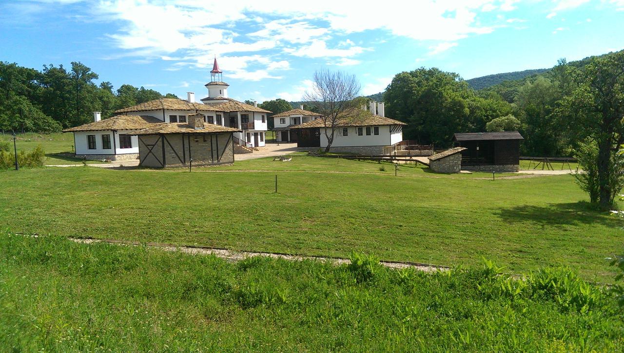 Ethnocomplex Krivini Hotel Buitenkant foto