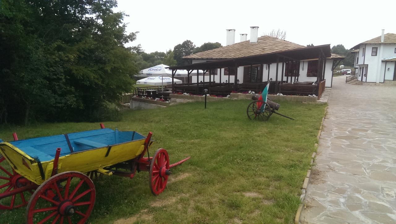 Ethnocomplex Krivini Hotel Buitenkant foto