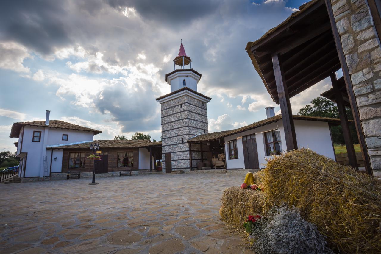 Ethnocomplex Krivini Hotel Buitenkant foto